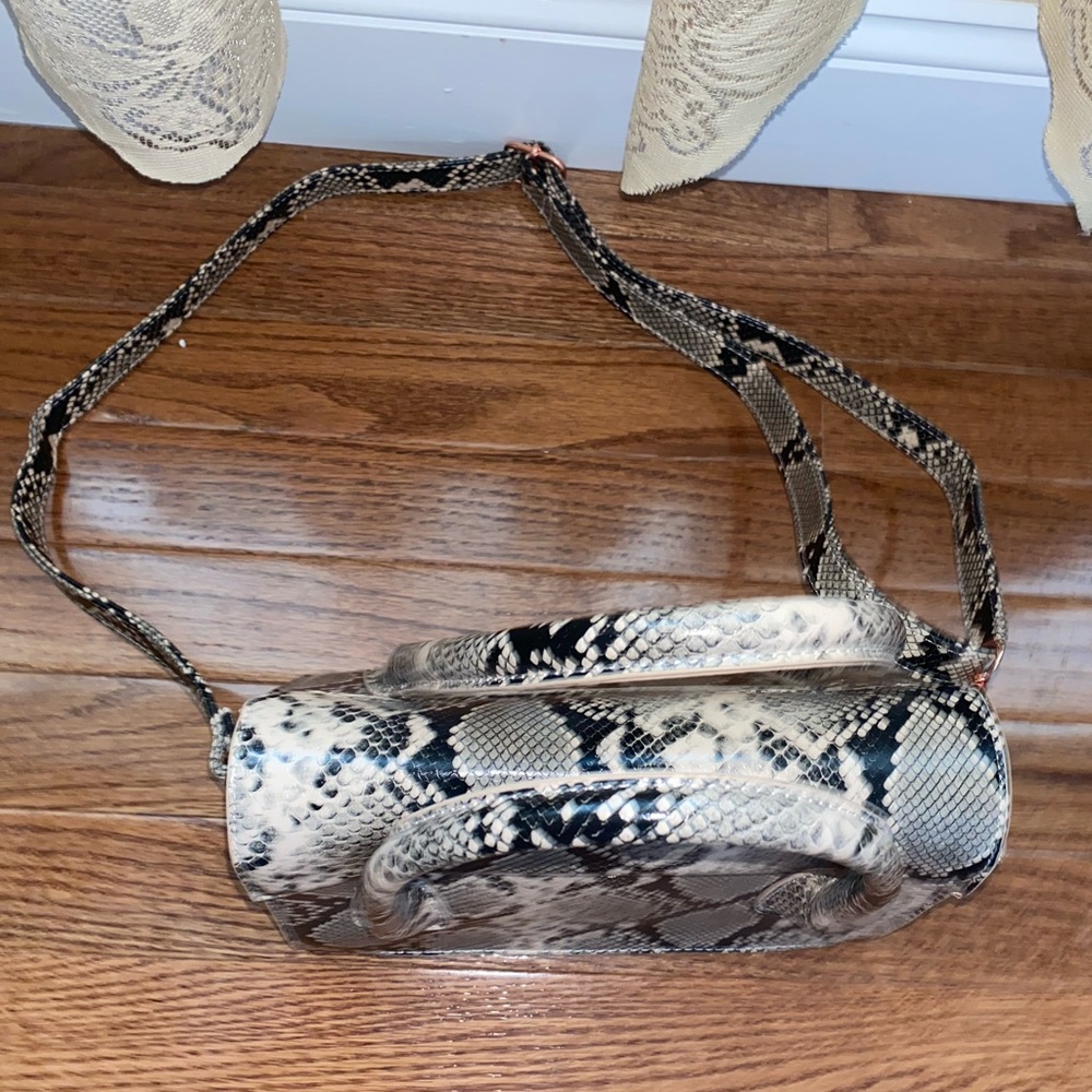Snake Print Purse - Picture 2 of 9